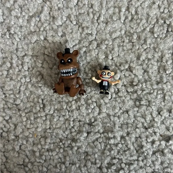 Five Nights at Freddy’s McFarlane Mini Figure Lot, including Withered Chica - Picture 3 of 5